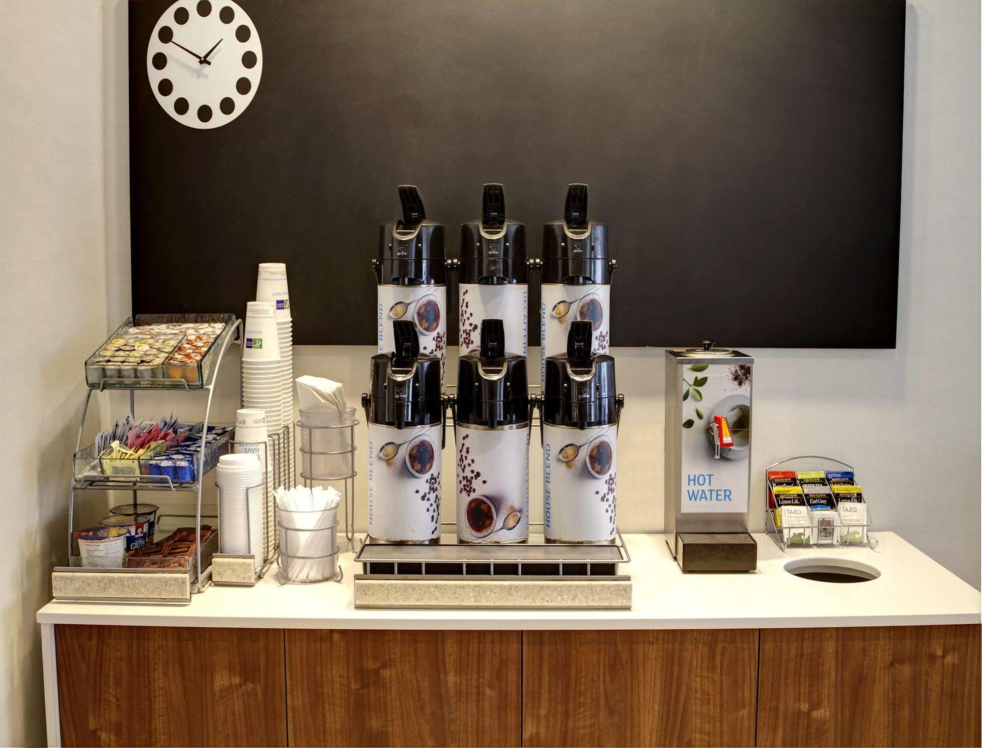 库克维尔假日酒店 外观 照片